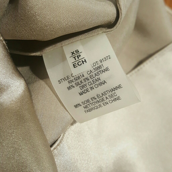 95% Silk Elie Tahari Blouse - Picture 7 of 7